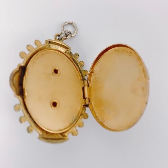 Antique Victorian Gold-Plated Shell Cameo Locket Pendant - 1880-1910 Vintage - Picture 5 of 10